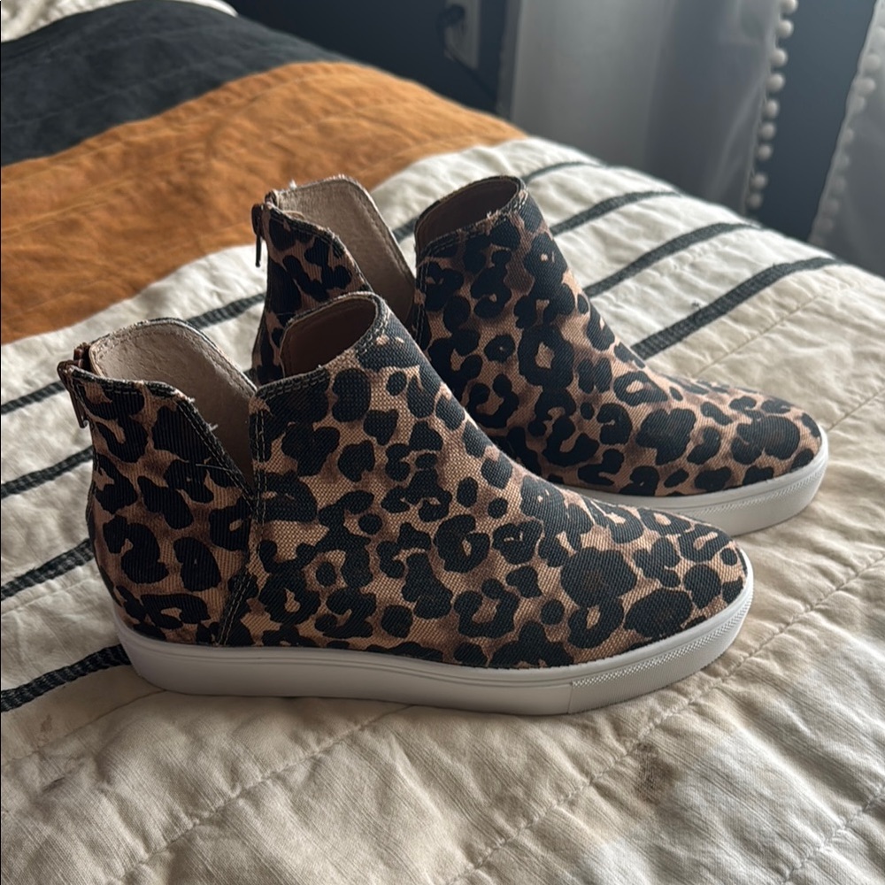 Steve Madden Brown and Black High-Top Sneakers/Platforms with Zipper Back